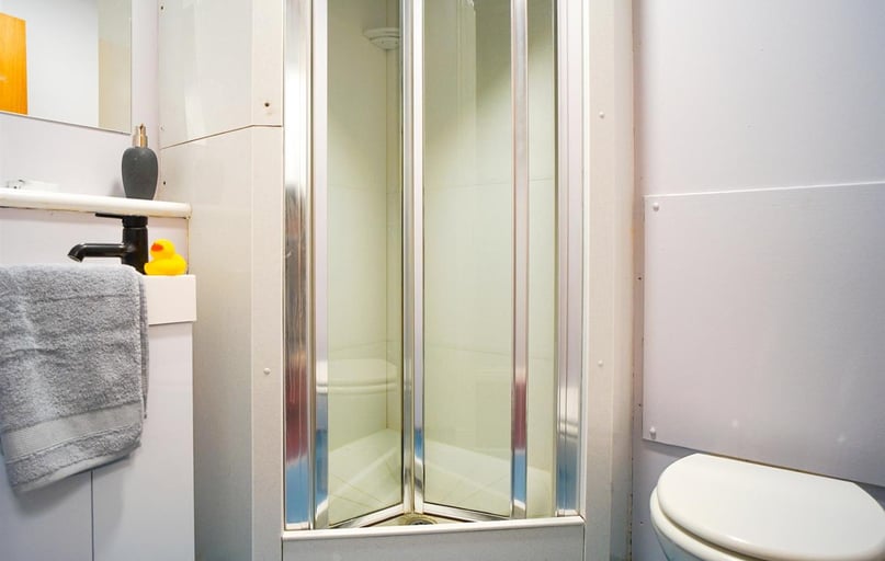 Roxburgh Place, Old Town, Edinburgh - Image 1